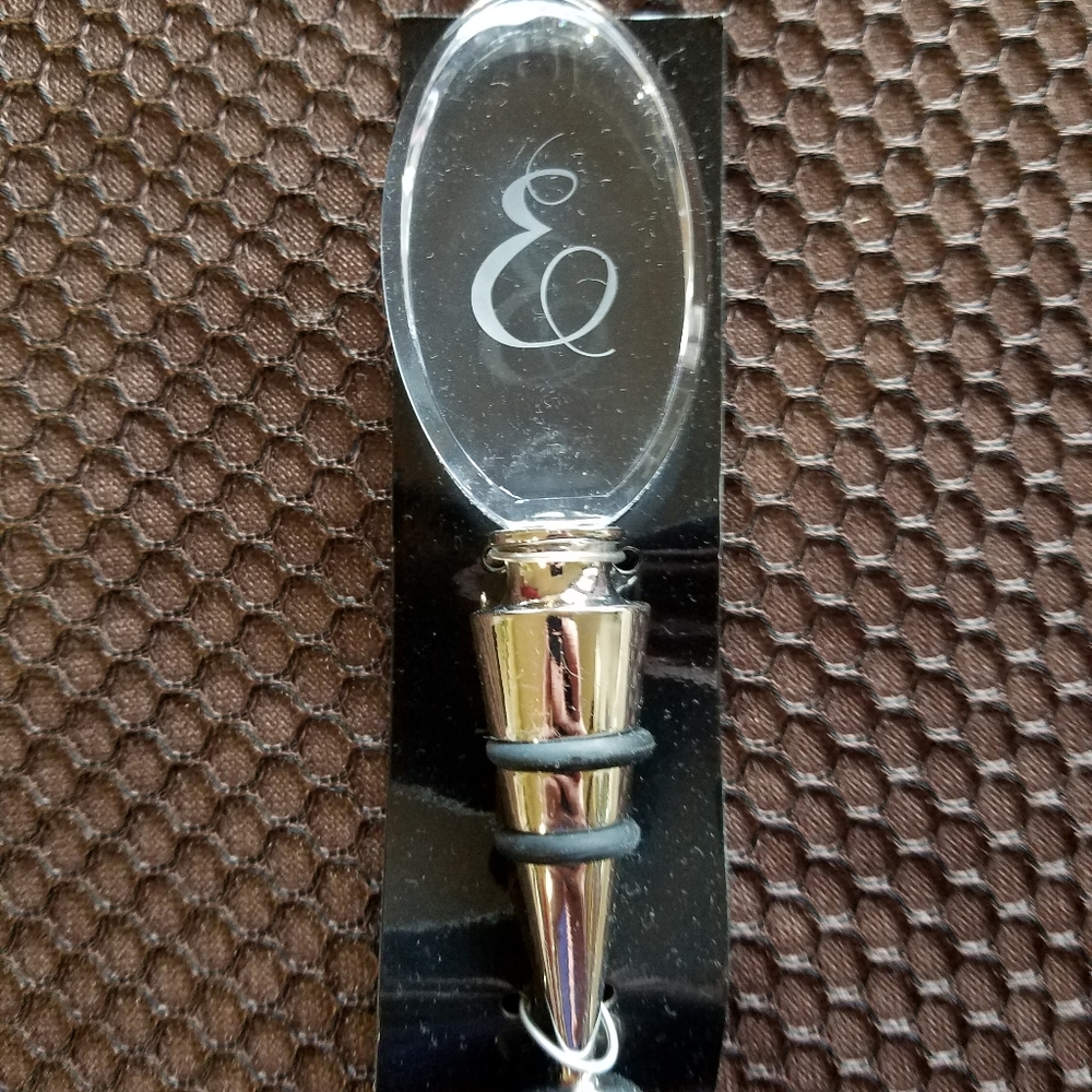Clear intial E wine stopper